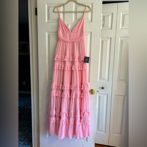 Lulus Prom Dress. NWT size Small